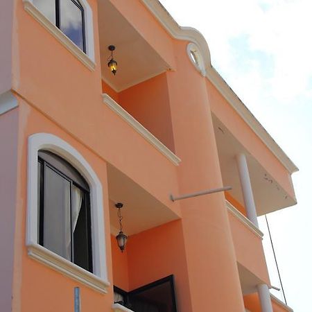 Hostal Duncan Puerto Ayora  Exterior photo