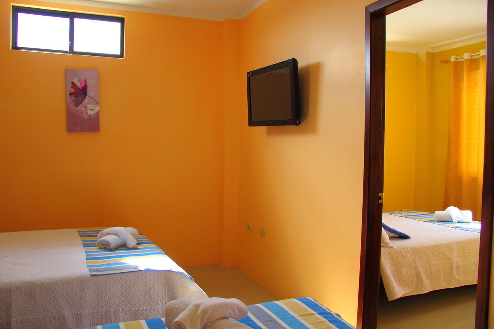 Hostal Duncan Puerto Ayora  Exterior photo